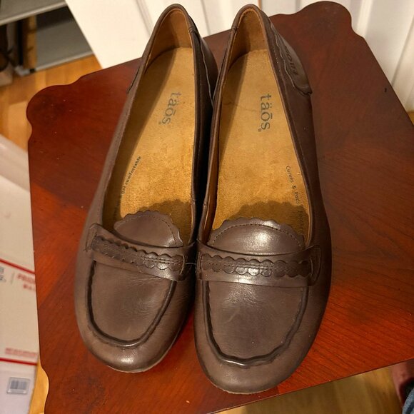 Taos Brown Loafer Flats - Picture 1 of 3